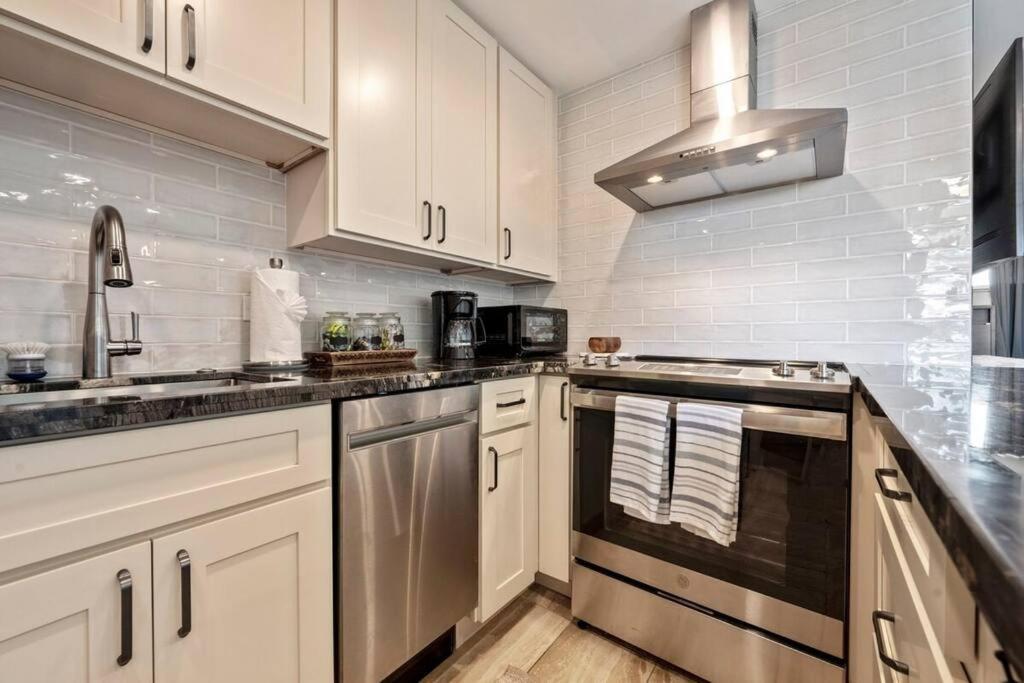 Апартаменти Hale Ono Loa 403- Top Floor, Ocean View, & Complete Modern Remodel Kahana Екстер'єр фото