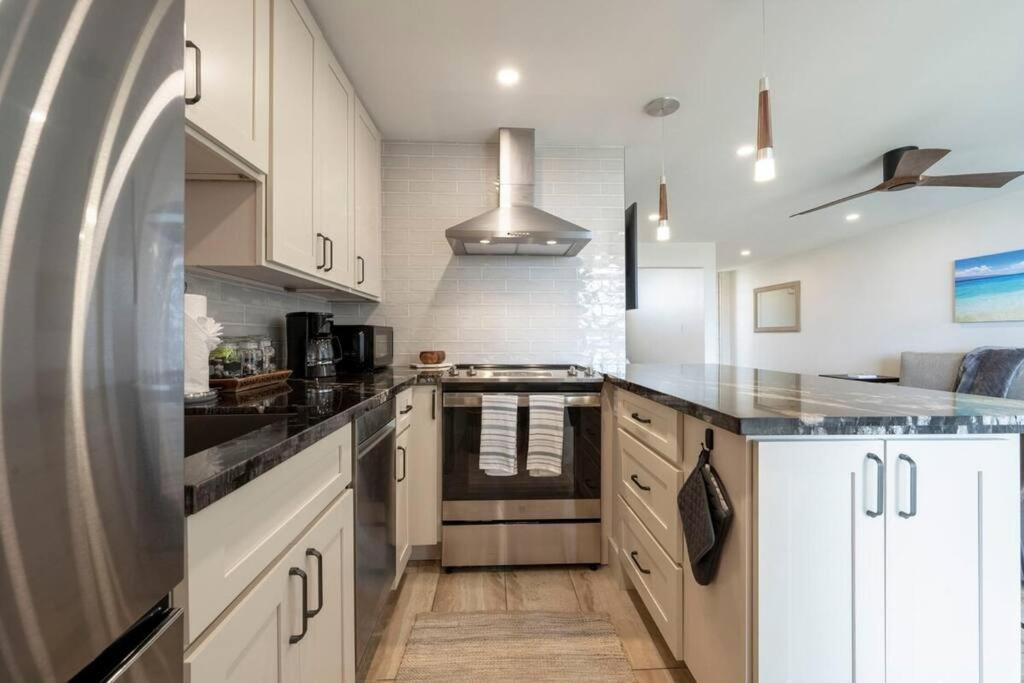 Апартаменти Hale Ono Loa 403- Top Floor, Ocean View, & Complete Modern Remodel Kahana Екстер'єр фото