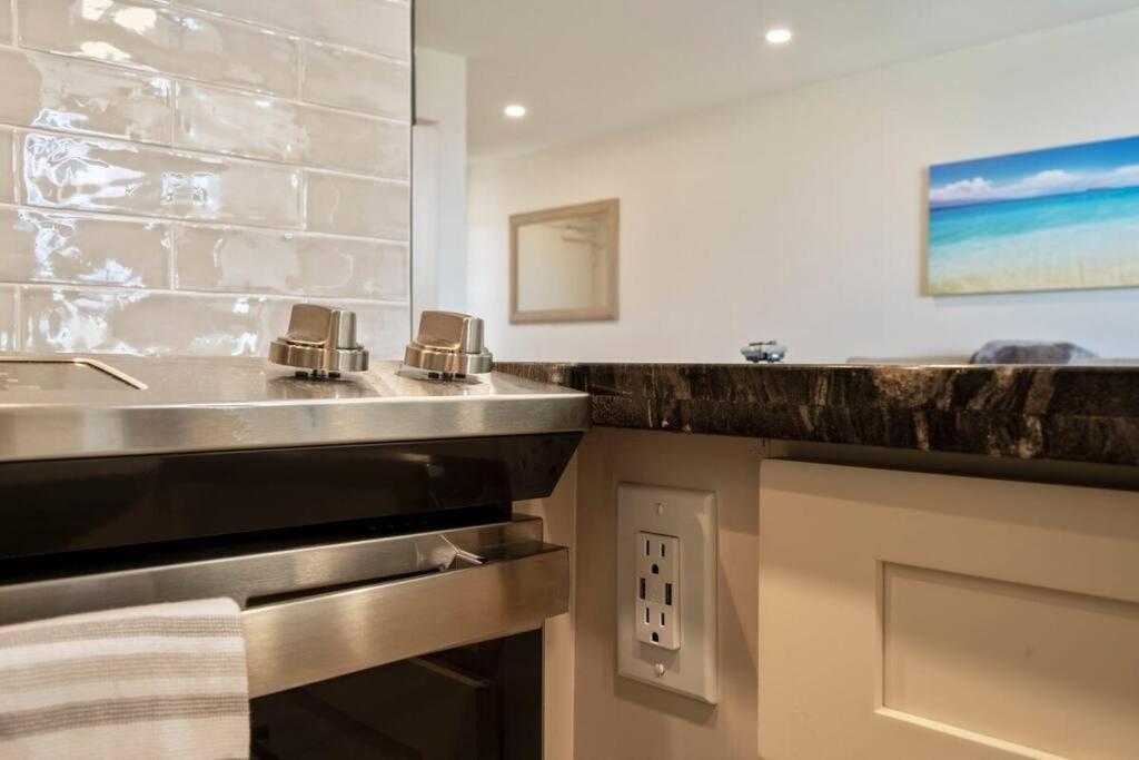 Апартаменти Hale Ono Loa 403- Top Floor, Ocean View, & Complete Modern Remodel Kahana Екстер'єр фото