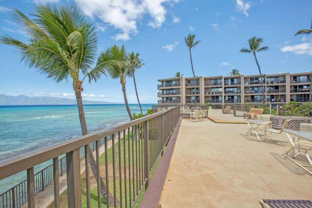 Апартаменти Hale Ono Loa 403- Top Floor, Ocean View, & Complete Modern Remodel Kahana Екстер'єр фото