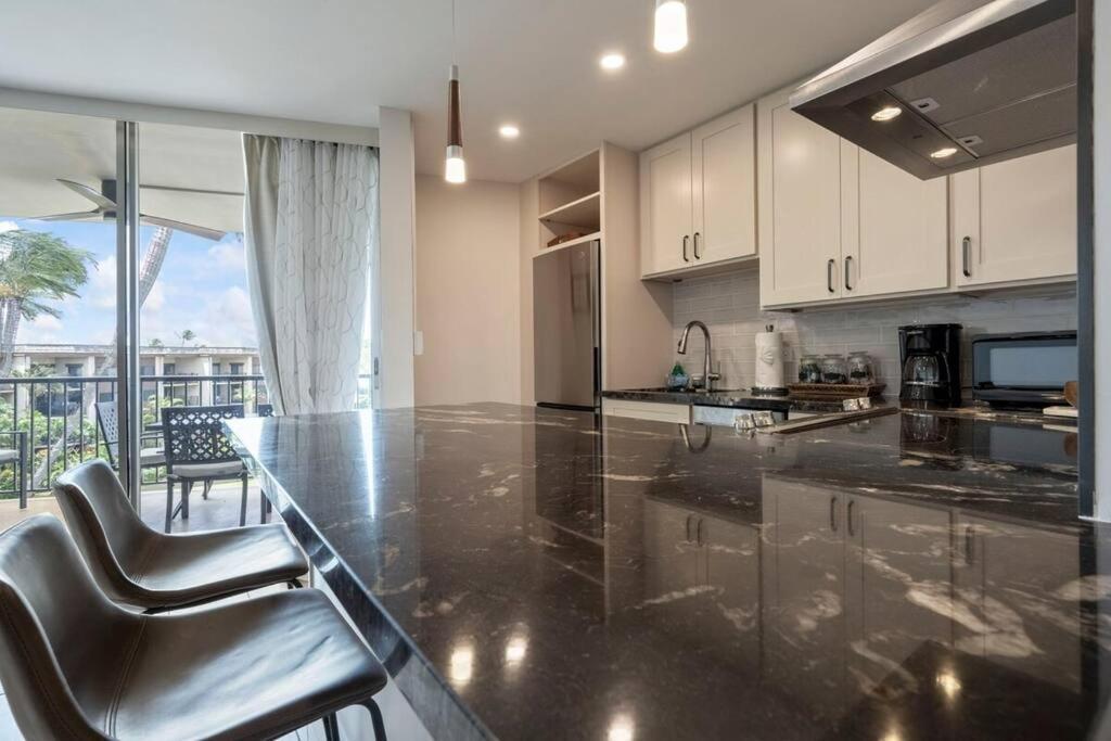 Апартаменти Hale Ono Loa 403- Top Floor, Ocean View, & Complete Modern Remodel Kahana Екстер'єр фото
