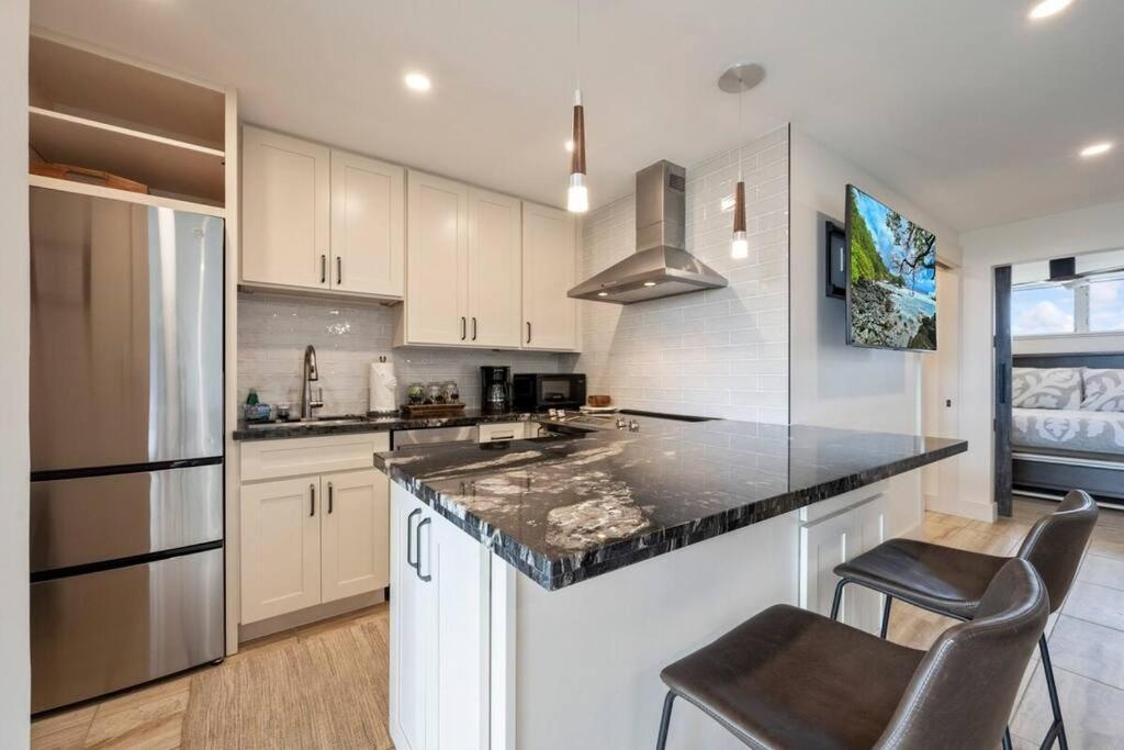Апартаменти Hale Ono Loa 403- Top Floor, Ocean View, & Complete Modern Remodel Kahana Екстер'єр фото